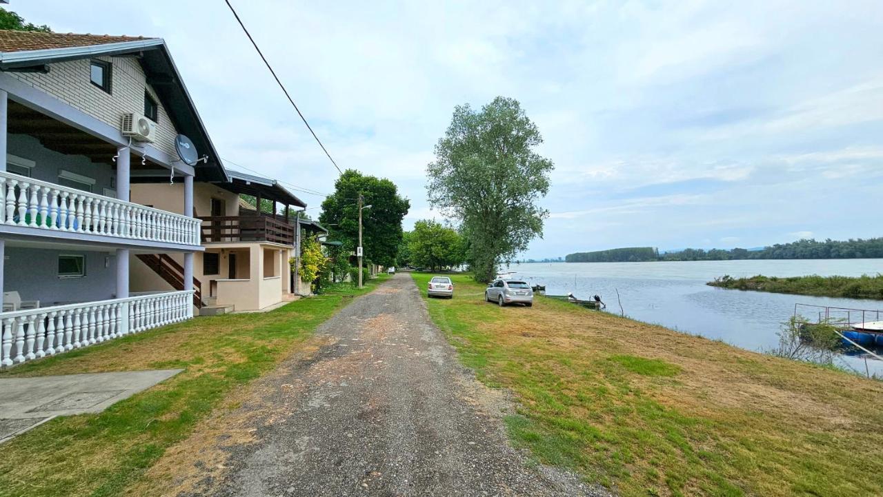 River View - Danube Celarevo Bagian luar foto
