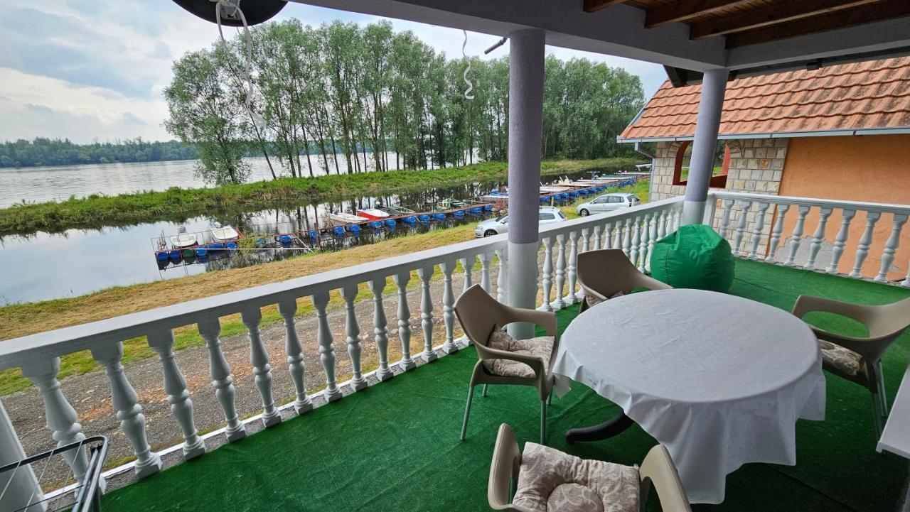 River View - Danube Celarevo Bagian luar foto
