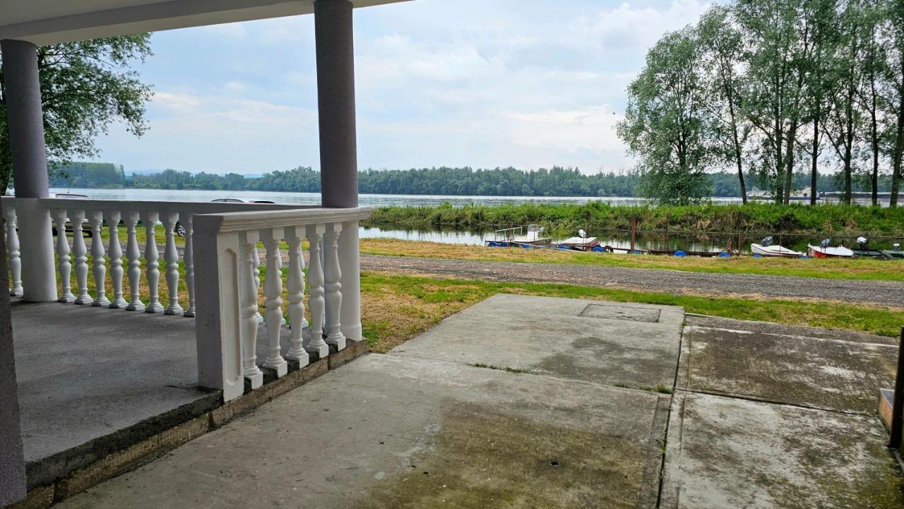 River View - Danube Celarevo Bagian luar foto